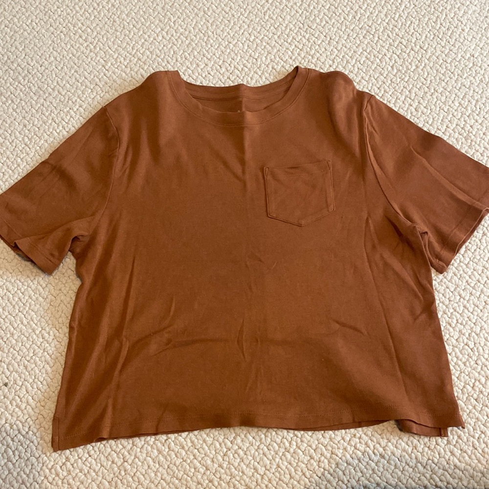 Brown a new day tee size M